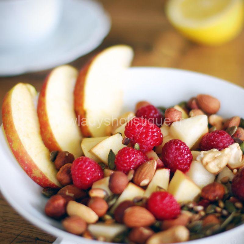 Des graines, des noix et des fruits pour stabiliser la glycémie.